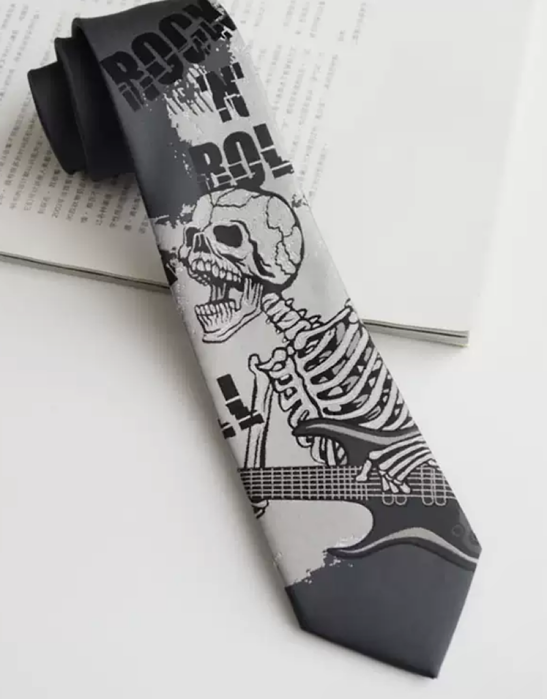 skeleton rock tie  US1496