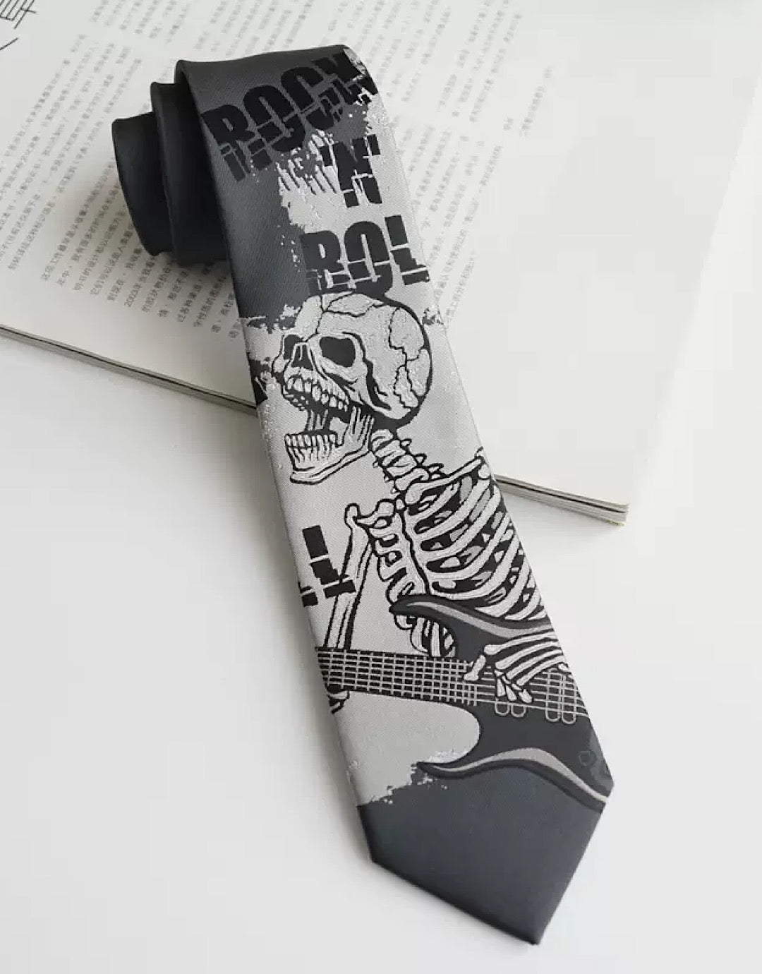 skeleton rock tie  US1496