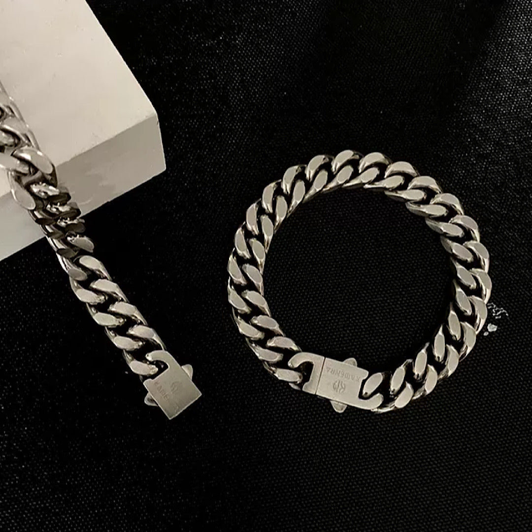 silhouette chain bangle  US1472