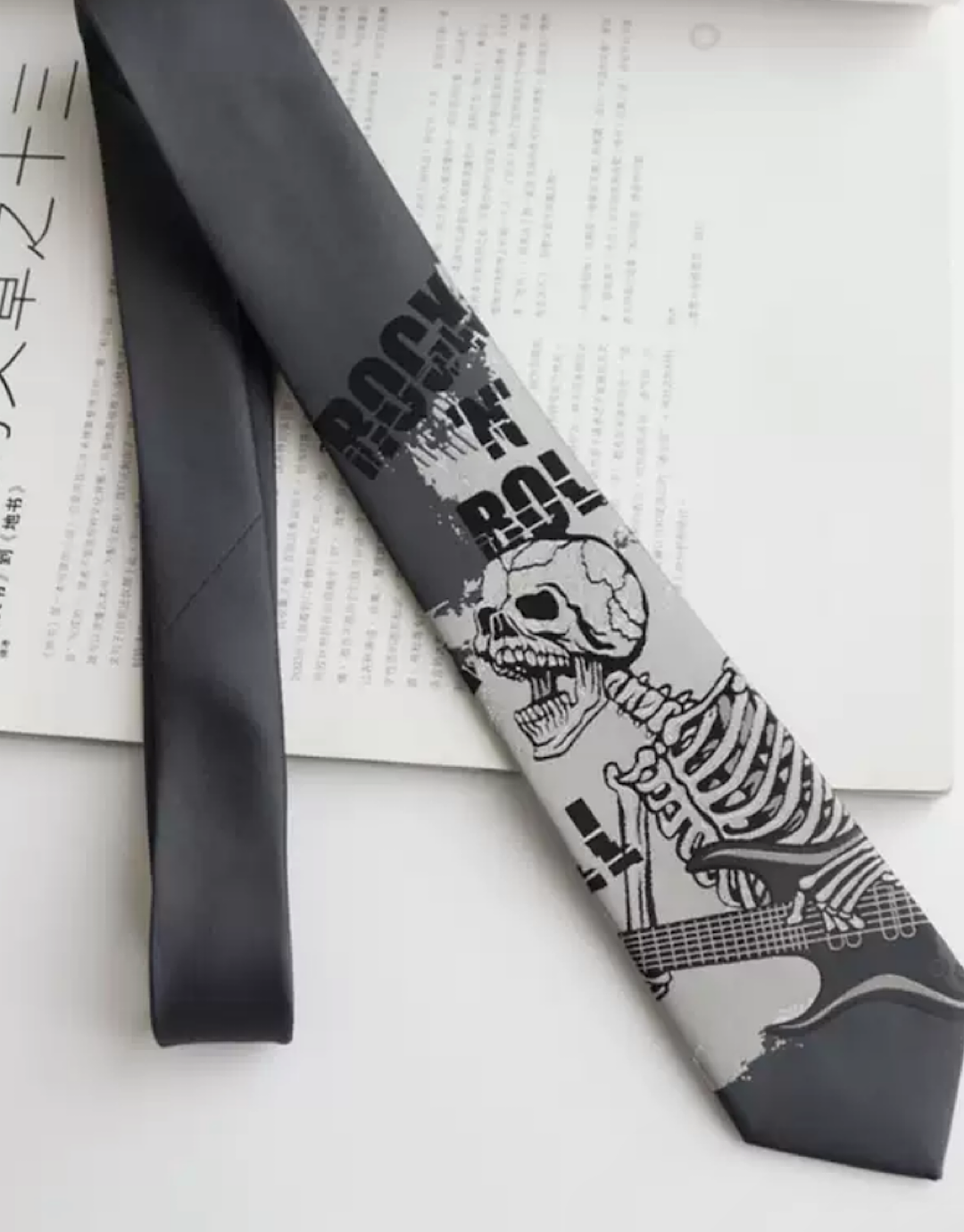 skeleton rock tie  US1496