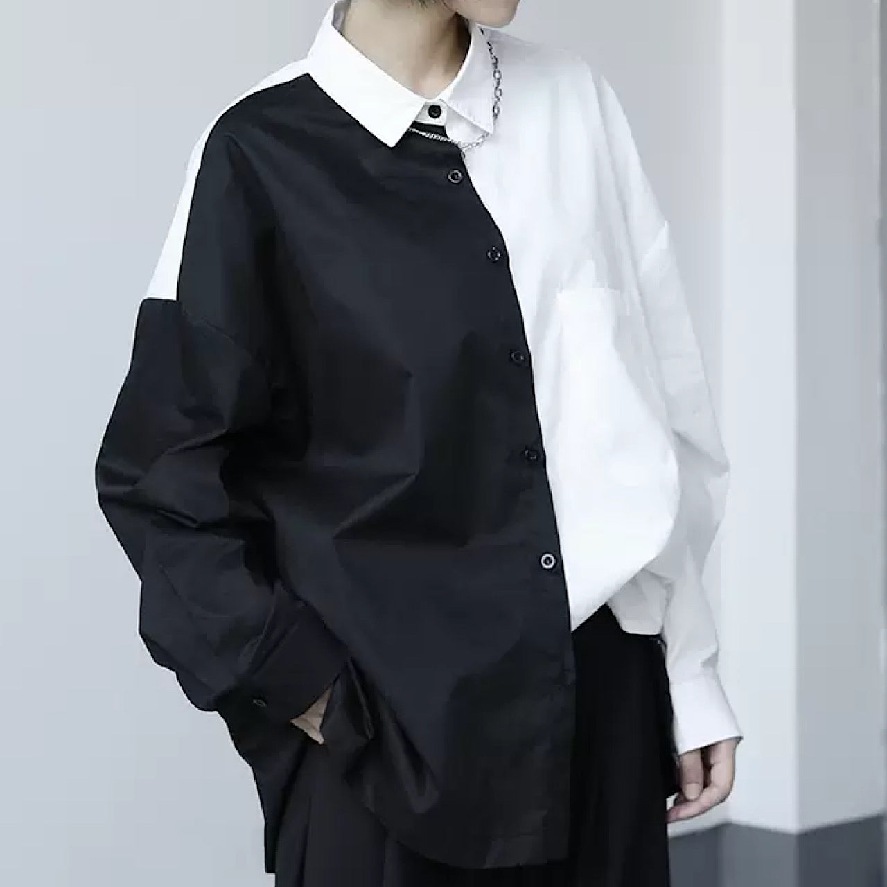 two-tone design long shirt  US1417