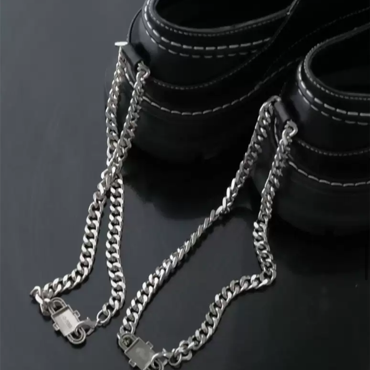 chain design leather shoes  US1141