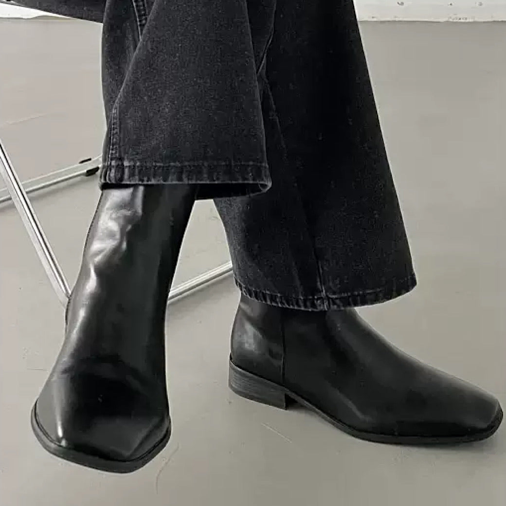 black leather boots  US1070