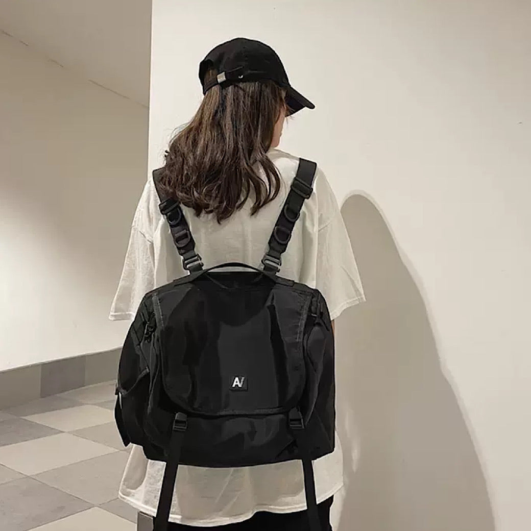 black shoulder bag  US1431